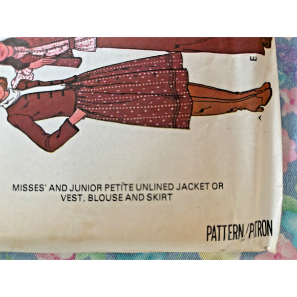 McCalls 5723 Sewing Pattern Size 12 Misses and Petite UNCUT wide leg pants here - Picture 3 of 7